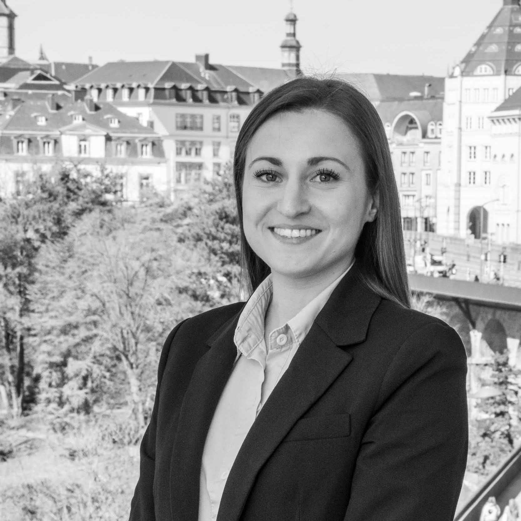 Clémence REMIER- MBONYUMUTWA-Avocats